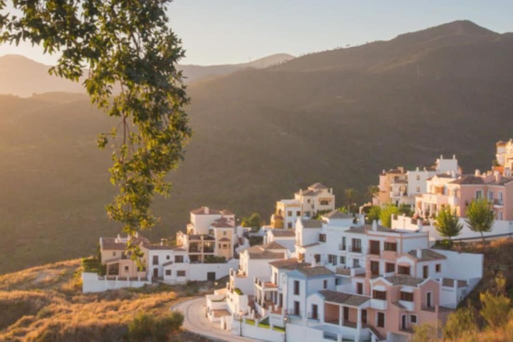 Casa Rosado La Heredia Monte Mayor Golf Wifi Marbella Estepona 베나하비스 외부 사진